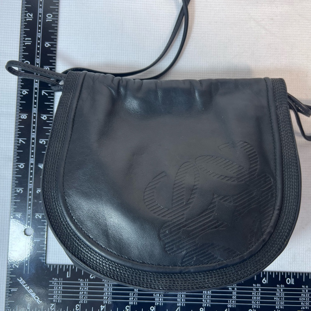 3052: Vintage Loewe Black Leather Crossbody Bag Embossed Anagram - Picture 13 of 14